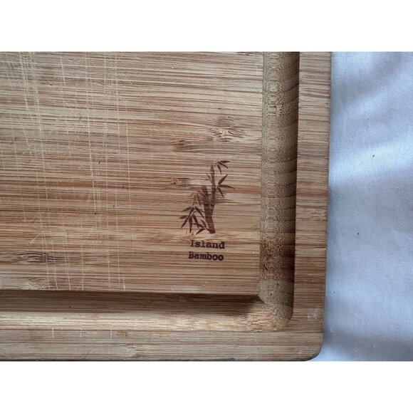 Quality island bamboo footed cutting board 12 x 18 - Picture 2 of 5